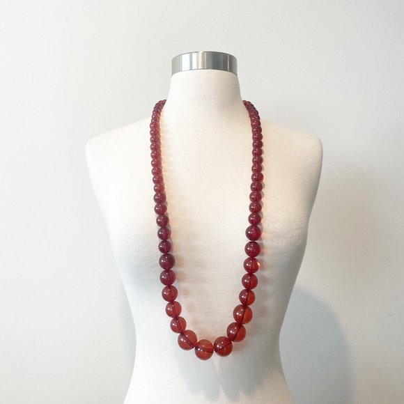 590 Collection of vintage glass, plastic and lucite bead necklaces - Picture 6 of 10
